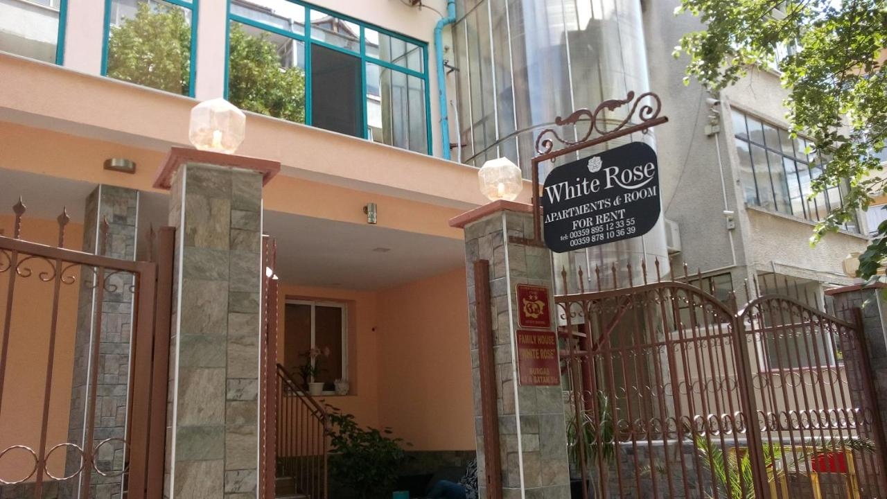 White Rose Family Hotel